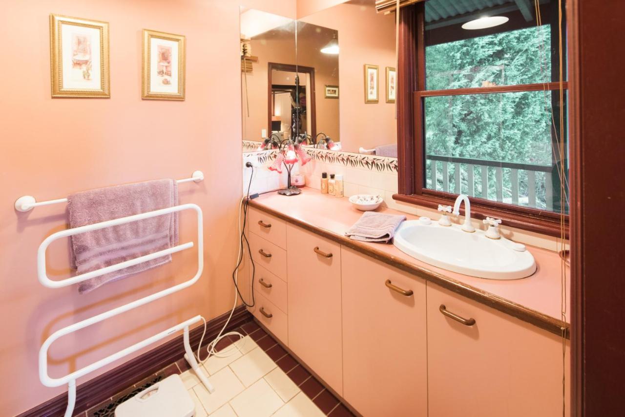 Rustic Refuge Guesthouse Kalorama Esterno foto